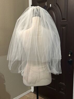 Two Tier Waist Length Tulle Bridal Veil With Raw Edge